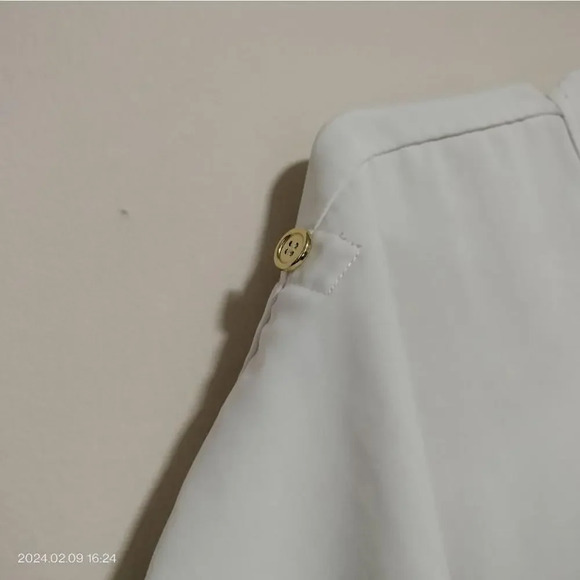 bishop + young Size Large Off White Adjustable Short Sleeves Gold Button Blouse - Picture 4 of 9
